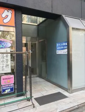 リベラ岩本町ビルの外観