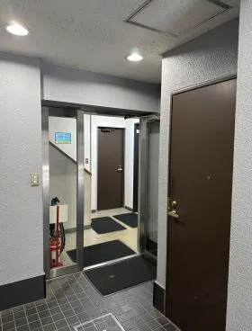 政弥ビルの外観