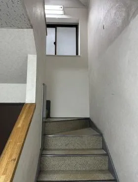 政弥ビルの外観