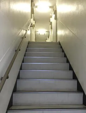 岩本町駅前ビルの外観