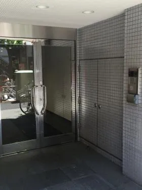 西池本田ビルの外観