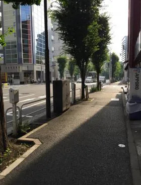 日中友好会館ビルの外観