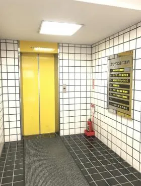 カワベビルの外観