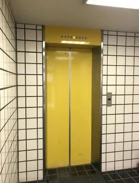カワベビルの外観