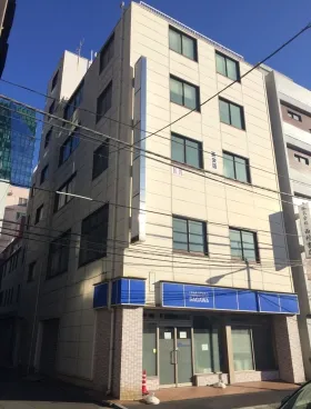 開盛館ビルの外観
