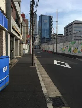 開盛館ビルの外観
