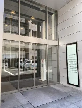 名古路ビル新館の外観