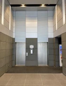 名古路ビル新館の外観