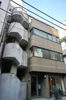 黒子ビルの外観