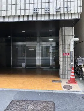 麻生ビルの外観