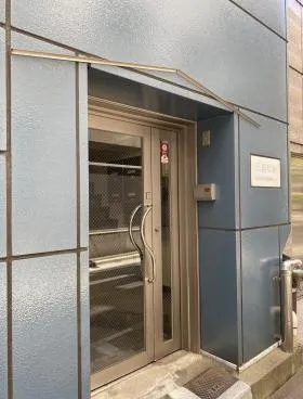 三基ビルの外観