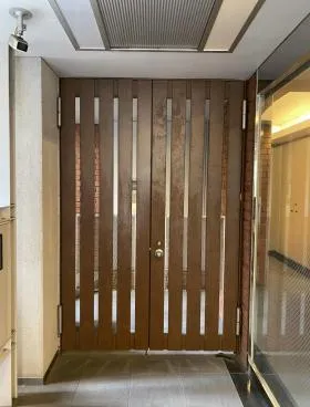 エルヴァージュ神田錦町ビルの外観