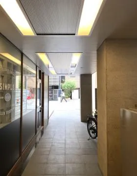 エルヴァージュ神田錦町ビルの外観