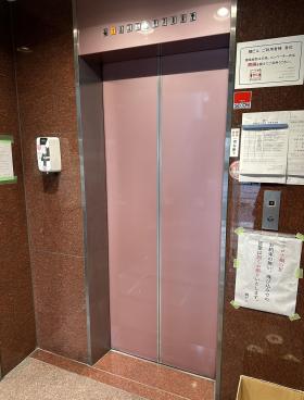 橋ビルの外観