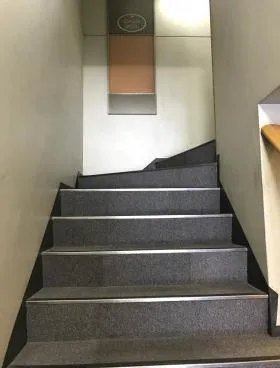 うさぎやビルの外観