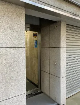 アワヅビルの外観