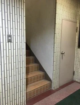 上田司町ビルの外観