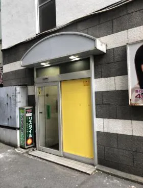 十字屋ビルの外観