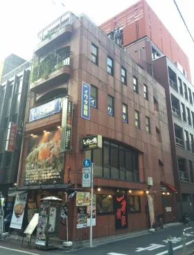 お茶の水西脇ビルの外観