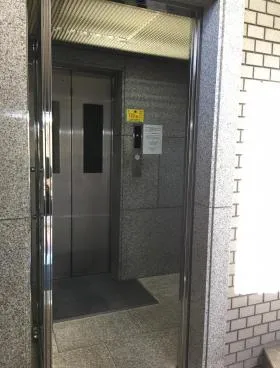 萬水ビルの外観