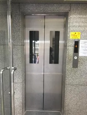 萬水ビルの外観