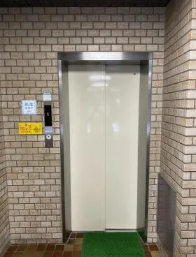 五明館ビルの外観