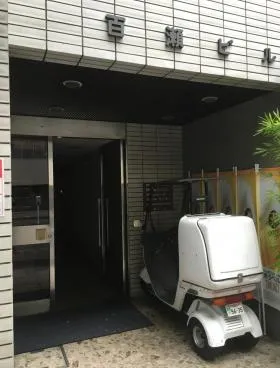 百瀬新館ビルの外観