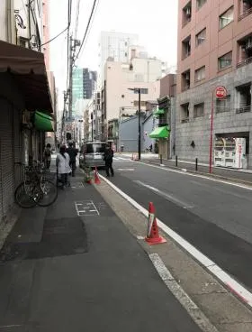 傘長ビルの外観