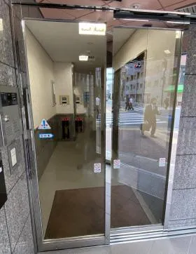 翔和多町ビルの外観