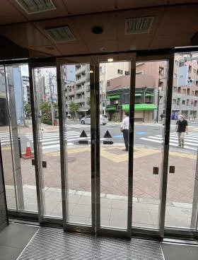 翔和多町ビルの外観