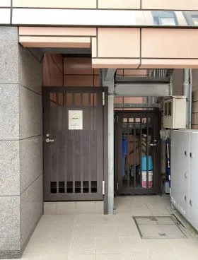 翔和多町ビルの外観