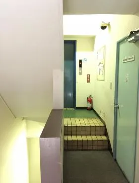 日計ビルの外観