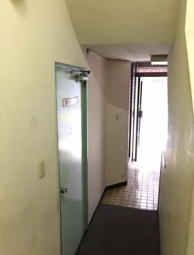 日計ビルの外観