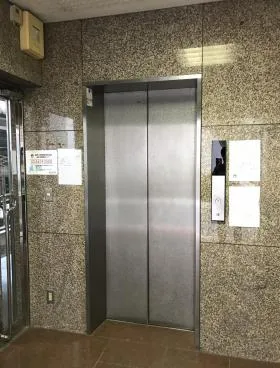 カツミビルの外観