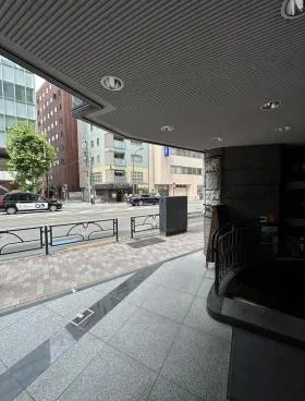 Y101ビルの外観