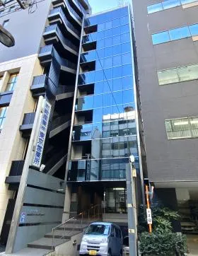ISアルプスビルの外観