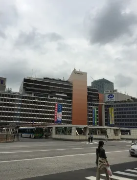新宿エルタワーの外観