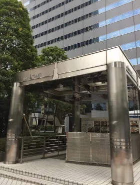 新宿エルタワーの外観