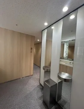 新宿エルタワーの外観