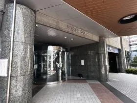 新宿エルタワーの外観