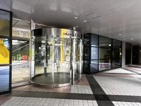 新宿エルタワーの外観