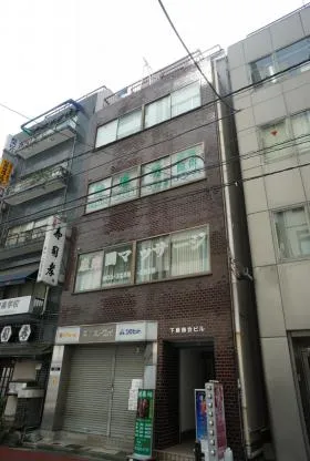 下島商会ビルの外観