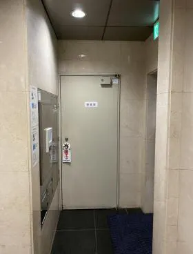 秋芳ビルの外観