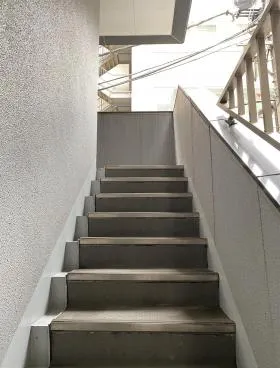 秋芳ビルの外観