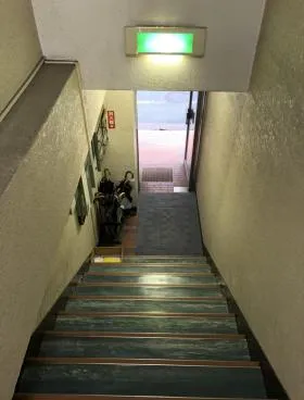 KOWAビルの外観