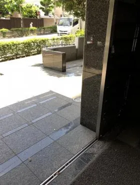 常和高輪ビルの外観