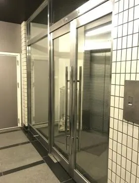 兼七ビルの外観