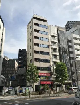 兼七ビルの外観