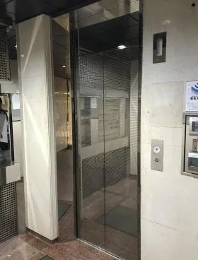 小川町駅前(旧:東英小川町ビル)の外観