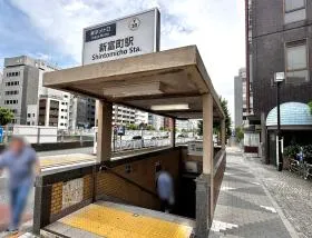 出入口1から地上に出る